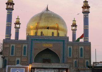 mxcp1200px-Lal_Shahbaz_Qalandar