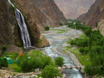 kharmang-manthoka-waterfall